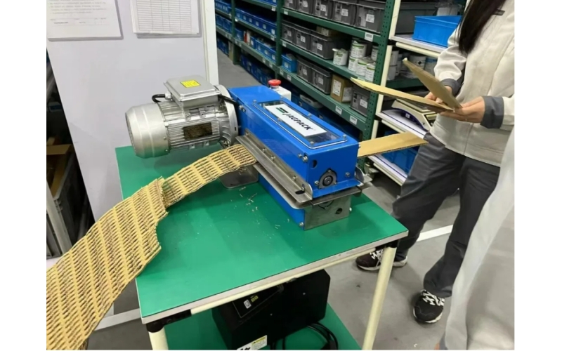 廢紙箱≠廢品,JP300紙板緩沖機讓它變身高質(zhì)量緩沖材料！
